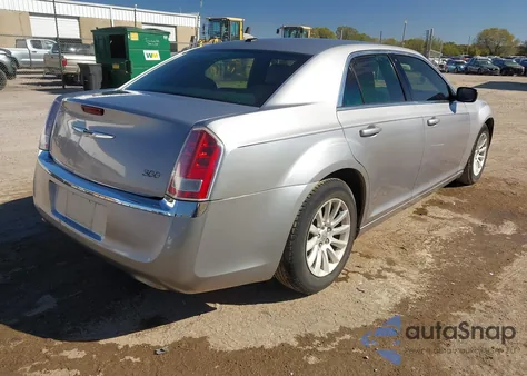2013 Chrysler 300 Motown from USA, damaged, VIN 2C3CCAAG2DH658818